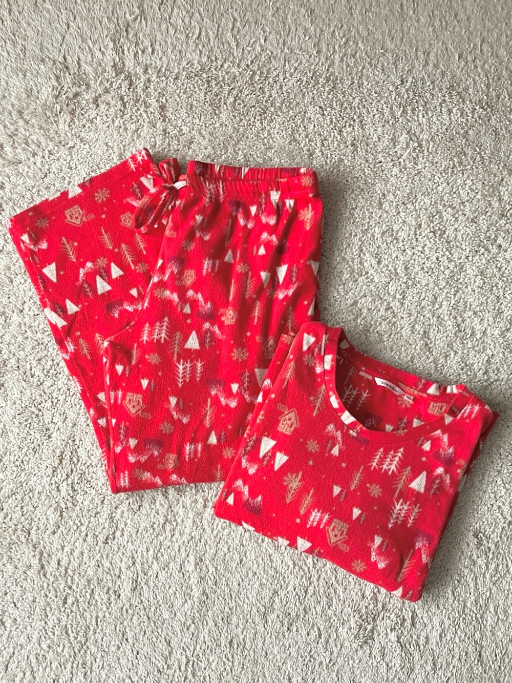 La Vie En Rose | Red Holiday Print Pajama Set